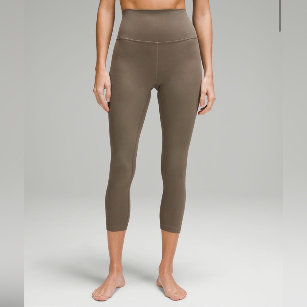 lululemon Align™ Ribbed HR Crop 23" Nomad, Size 6 - GOOD AS NEW